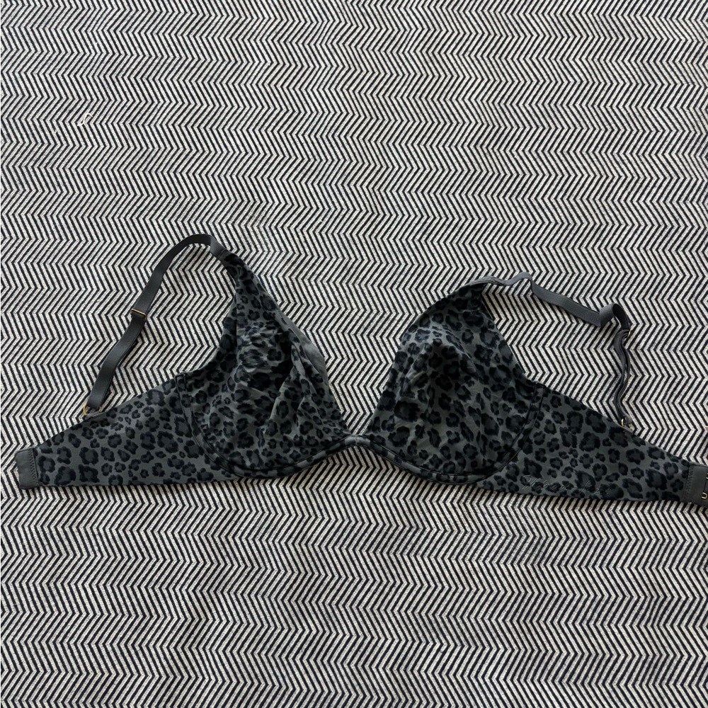 VS 32DD